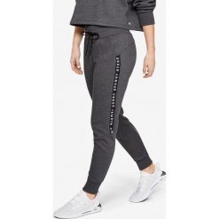 Under Armour Taped Spodnie dresowe Szary. Szare spodnie damskie Under Armour, xl, z bawełny. Za 257,95 zł.