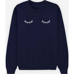 Bluza "Eyes closed" w kolorze granatowym. Niebieskie bluzy damskie Wooop, xl, z nadrukiem. W wyprzedaży za 89,95 zł.