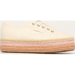 Superga - Tenisówki. Białe trampki i tenisówki damskie Superga, bez wzorów, z gumy, na sznurówki. W wyprzedaży za 299,90 zł.