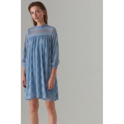 Sukienka baby doll ze stójką - Niebieski. Niebieskie sukienki damskie Mohito, s, bez wzorów, ze stójką, bez rękawów. Za 129,99 zł.