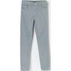 Gładkie spodnie regular fit - Turkusowy. Niebieskie spodnie damskie Reserved, bez wzorów. Za 59,99 zł.