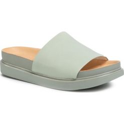 Klapki VAGABOND - Erin 4932-001-71 Dusty Mint. Zielone klapki damskie Vagabond, bez wzorów, ze skóry, bez obcasa. Za 299,00 zł.
