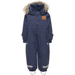 Lego Wear žieminis kombinezonas, Jaxon 780, dark blue. Niebieskie kombinezony niemowlęce marki LEGO Wear, bez wzorów, bez rękawów, bez kaptura. Za 418,12 zł.