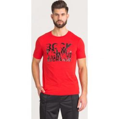 T-SHIRT Armani Exchange. Czerwone t-shirty męskie Armani Exchange, s, z nadrukiem, z bawełny, z okrągłym kołnierzem. Za 160,30 zł.