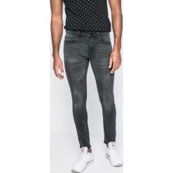 Only & Sons - Jeansy Noos. Szare jeansy męskie regular Only & Sons, z aplikacjami, z bawełny. W wyprzedaży za 89,90 zł.