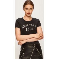 Only - T-shirt. Brązowe bluzki damskie ONLY, s, bez wzorów, z bawełny, casualowe, z okrągłym kołnierzem. W wyprzedaży za 49,90 zł.