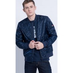 Hilfiger Denim - Kurtka. Niebieskie płaszcze męskie marki Hilfiger Denim, m, bez wzorów, z poliesteru, krótkie, bez kaptura. W wyprzedaży za 499,90 zł.