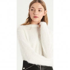 Puszysty sweter - Kremowy. Białe bez kategorii Sinsay, s. Za 59,99 zł.