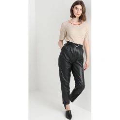 Storm & Marie ELENA TEE Tshirt z nadrukiem rose smoke/flamingo. Białe koszulki damskie marki Storm & Marie, l, z nadrukiem, z lyocellu, bez kołnierzyka, bez rękawów. Za 419,00 zł.