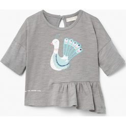 Mango Kids - Top dziecięcy Peru 80-104 cm. Szare bluzki dziewczęce marki Mango Kids, z nadrukiem, z bawełny, z okrągłym kołnierzem. W wyprzedaży za 29,90 zł.