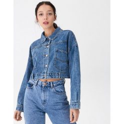 Krótka kurtka jeansowa oversize - Niebieski. Niebieskie kurtki damskie House, s, bez wzorów, z jeansu, krótkie, bez kaptura. Za 119,99 zł.