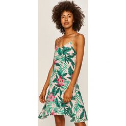 Pepe Jeans - Sukienka Brenda. Sukienki damskie Pepe Jeans, na co dzień, s, bez wzorów, z poliesteru, casualowe, bez kołnierzyka, bez rękawów, mini, proste. W wyprzedaży za 229,90 zł.