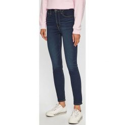 Levi's - Jeansy 721. Niebieskie jeansy damskie Levi's®, s, z podwyższonym stanem. W wyprzedaży za 209,90 zł.