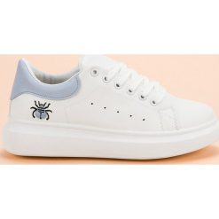 Kylie białe Modne Buty Sportowe. Białe buty sportowe damskie KYLIE, bez wzorów, ze skóry, sportowe. Za 79,00 zł.