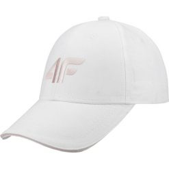 Czapka z daszkiem damska CAD002 - biały. Białe czapki damskie marki 4f, w paski. Za 39,99 zł.