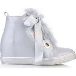 Sneakersy na koturnie z puszkiem. Szare trampki i tenisówki damskie Arturo Vicci, ze skóry. Za 159,50 zł.