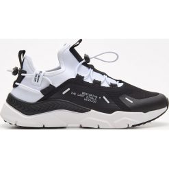 Niskie sneakersy Restore - Biały. Białe sneakersy męskie Cropp, bez zapięcia. Za 179,99 zł.
