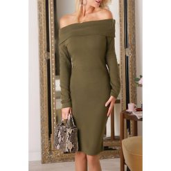 Sukienka TAMALA KHAKI. Brązowe sukienki damskie IVET, bez wzorów, eleganckie, bez kołnierzyka, bez rękawów, długie, z odkrytymi ramionami. W wyprzedaży za 39,00 zł.