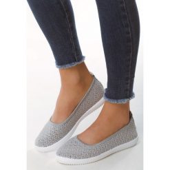 Szare Tenisówki Summer Phenomenon. Szare trampki i tenisówki damskie Born2be, bez wzorów, bez zapięcia. Za 39,99 zł.