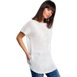 Sweter z palmą - biały. Białe swetry damskie BE, na lato, uniwersalny, bez wzorów, ze splotem, z krótkim rękawem, krótkie, bez kaptura. Za 139,00 zł.