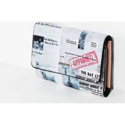 Parfois - Etui na karty. Czarne etui damskie marki Parfois, z poliesteru. W wyprzedaży za 34,90 zł.