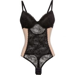 Body ze stringami bonprix czarno-cielisty. Czarne body damskie bonprix, w koronkowe wzory, z koronki. Za 74,99 zł.
