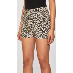 Tally Weijl - Szorty. Szorty damskie TALLY WEIJL, bez wzorów, z elastanu, casualowe, z podwyższonym stanem. W wyprzedaży za 49,90 zł.