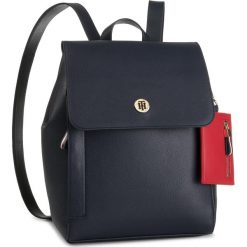 Plecak TOMMY HILFIGER - Charming Tommy Backpack AW0AW07310 CJM. Niebieskie plecaki damskie TOMMY HILFIGER, bez wzorów, ze skóry. W wyprzedaży za 599,00 zł.
