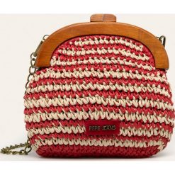 Pepe Jeans - Torebka Petra. Czerwone listonoszki damskie Pepe Jeans, w paski, z bawełny, na ramię, małe, zamszowe, bez dodatków. W wyprzedaży za 199,90 zł.
