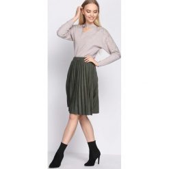 Khaki Sweter Charismatic. Brązowe swetry klasyczne damskie Born2be, na jesień, l. Za 64,99 zł.