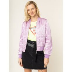 Kurtka bomber Guess Dimitra W01L20 WCK60. Różowe kurtki damskie Guess, s, z aplikacjami, z poliesteru, bez kaptura. W wyprzedaży za 589,00 zł.