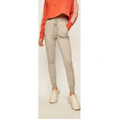 Tally Weijl - Spodnie. Czarne spodnie damskie TALLY WEIJL, z bawełny. W wyprzedaży za 59,90 zł.
