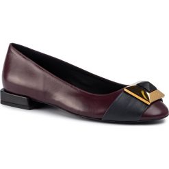 Półbuty FURLA - Diva 1036974 S YC26 NCO Ribes g/Asfalto g. Czerwone półbuty damskie Furla, na co dzień, bez wzorów, ze skóry, bez obcasa, na obcasie, bez zapięcia. W wyprzedaży za 519,00 zł.
