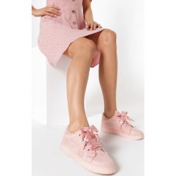 Różowe Buty Sportowe Back to You. Różowe buty sportowe damskie Born2be, bez wzorów, bez zapięcia. W wyprzedaży za 34,99 zł.
