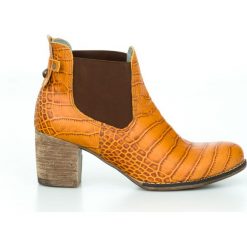 Sztyblety na obcasie - skóra naturalna - model 455 - kolor brąz przypalany. Pomarańczowe botki damskie Zapato, na zimę, ze skóry, klasyczne, na wysokim obcasie, na obcasie, bez zapięcia. W wyprzedaży za 319,20 zł.