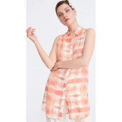 Koszula z motywem tie-dye - Wielobarwny. Szare koszule damskie Reserved, bez wzorów, bez kołnierzyka, bez rękawów. W wyprzedaży za 49,99 zł.
