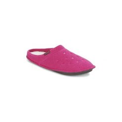 Buty Crocs CLASSIC SLIPPER. Różowe kapcie damskie marki Crocs, bez wzorów, bez obcasa. Za 103,20 zł.