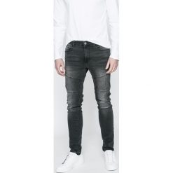 Review - Jeansy Jeremy. Szare jeansy męskie marki Review, z elastanu. W wyprzedaży za 139,90 zł.