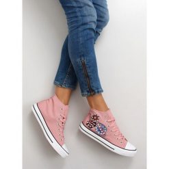 Trampki za kostkę różowe ADORNA. Różowe buty sportowe damskie FunKee.pl, z haftami, z tkaniny, sportowe. Za 83,99 zł.