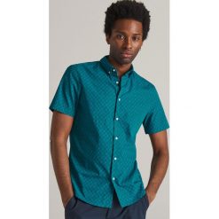 Koszula slim fit z drobnym wzorem - Wielobarwny. Szare koszule męskie Reserved, s, bez wzorów, bez kołnierzyka, bez rękawów. Za 79,99 zł.