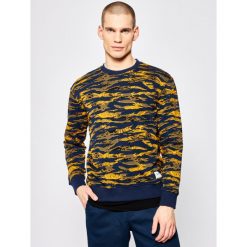 Bluza Lee Seansonal Camo L80ASPLR. Zielone bluzy męskie Lee, xl, bez wzorów, z bawełny, bez kołnierzyka, bez rękawów, bez kaptura. Za 259,00 zł.
