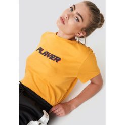 NA-KD Trend T-shirt oversize Player - Yellow. Białe t-shirty damskie marki NA-KD Trend, z nadrukiem, z jersey, z okrągłym kołnierzem. Za 72,95 zł.