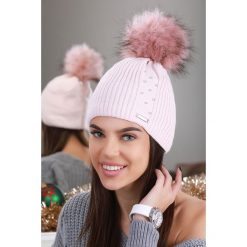 Czapka MONLA PINK. Różowe szaliki damskie Czapka MONLA PINK, bez wzorów. W wyprzedaży za 29,00 zł.