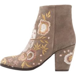Botki damskie lity: Lazamani Botki taupe