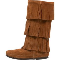 Minnetonka Kowbojki i Buty motocyklowe brown. Brązowe kowbojki damskie marki Minnetonka, ze skóry. Za 689,00 zł.