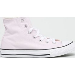 Converse - Trampki dziecięce. Różowe trampki dziewczęce Converse, bez wzorów, z gumy, na sznurówki. W wyprzedaży za 159,90 zł.
