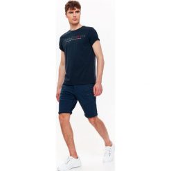 Szorty męskie z ozdobnymi suwakami. Spodenki i szorty męskie Top Secret, na lato, m, bez wzorów, z bawełny, eleganckie, krótkie. W wyprzedaży za 49,99 zł.