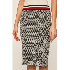 Tommy Hilfiger - Spódnica. Czarne spódniczki damskie TOMMY HILFIGER, na co dzień, s, bez wzorów, z dzianiny, casualowe, midi, ołówkowe. Za 649,90 zł.