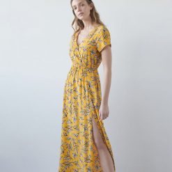 Sukienka maxi z kopertowym dekoltem - Pomarańczowy. Pomarańczowe sukienki damskie Sinsay, s, bez wzorów, bez kołnierzyka, bez rękawów, maxi, kopertowe. Za 59,99 zł.