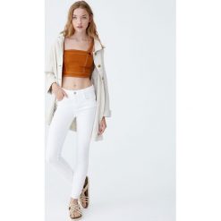 Jeansy skinny fit push up. Białe jeansy damskie skinny marki Pull&Bear, z jeansu. Za 79,90 zł.